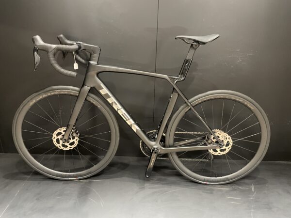 Trek Madone SL6 Gen 8 105 Di2 Carbon Disc Road Bike 2024 - M/L - Image 13