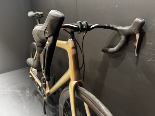 Specialized S-Works Aethos Shimano Ultegra Di2 Disc Carbon Road Bike 2021 - 61cm - 7kg!! - Image 2