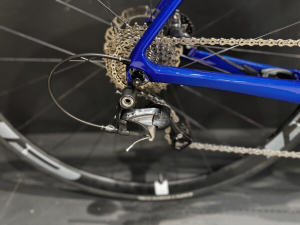 Giant Defy Advanced Pro 2 Carbon Disc Road Bike 2017 - Large - Image 7