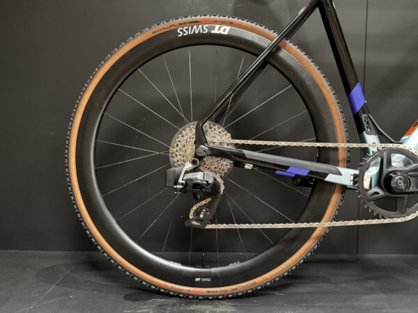 Canyon Inflite CF SLX 7 SRAM AXS Carbon Disc Gravel Bike 2025 - Large - Image 5