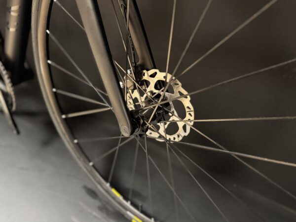 Canyon Endurace CF SL DB 7.0 Carbon Disc Road Bike 2019 - Medium - Image 4