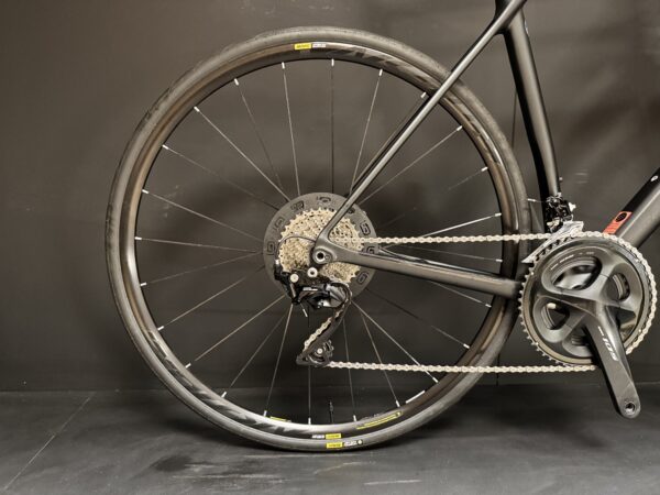 Canyon Endurace CF SL DB 7.0 Carbon Disc Road Bike 2019 - Medium - Image 6