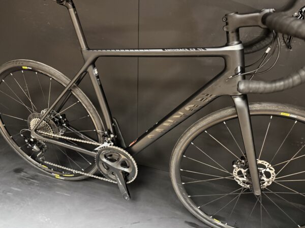 Canyon Endurace CF SL DB 7.0 Carbon Disc Road Bike 2019 - Medium - Image 10
