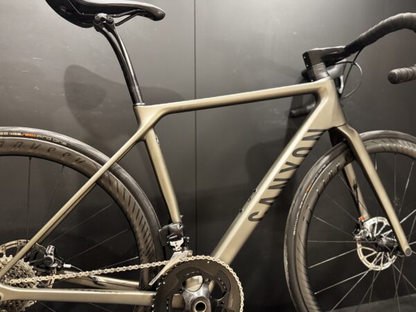 Canyon Endurace CF SLX 9.0 Carbon Disc Road Bike - Small - 2018 - Image 9