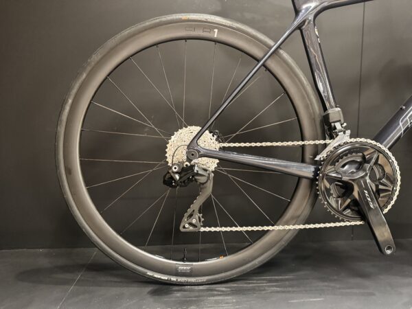 Giant TCR 105 Di2 Carbon Disc Road Bike - Medium - 2023 - Image 6