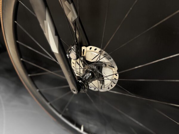Specialized Tarmac Expert Ultegra Carbon Disc Road Bike - 2019 - 58cm - Image 4