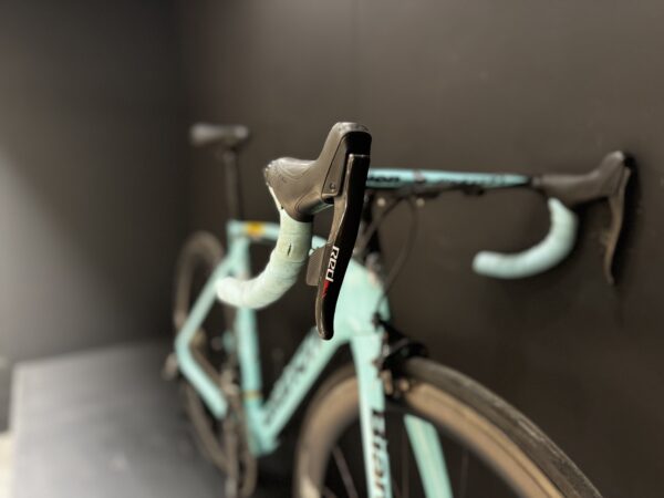 Binachi Oltre XR4 SRAM Red eTap Carbon Rim Road Bike - 2017 - 55cm - Image 2
