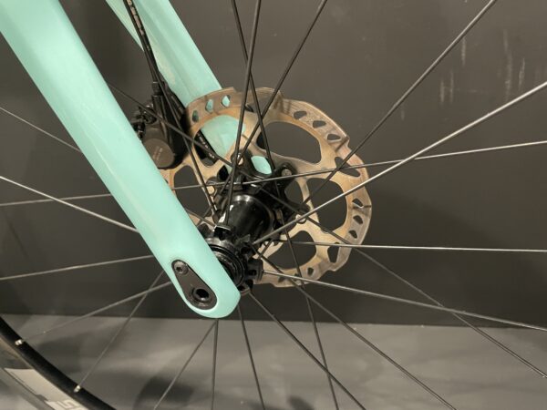 Bianchi Sprint 105 Di2 Carbon Disc Road Bike 2024 - 57cm - Image 5