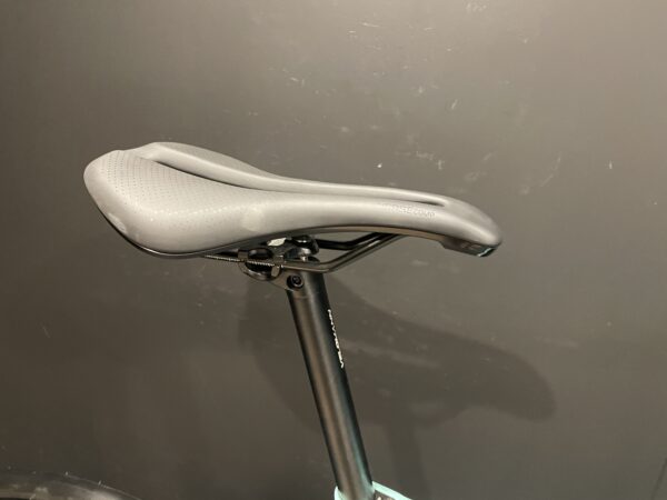 Bianchi Sprint 105 Di2 Carbon Disc Road Bike 2024 - 57cm - Image 11