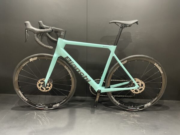 Bianchi Sprint 105 Di2 Carbon Disc Road Bike 2024 - 57cm - Image 14