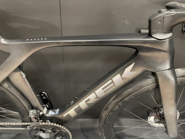 Trek Madone SLR 7 Gen 7 Di2 Carbon Disc Road Bike 2023 - 54cm - Image 2