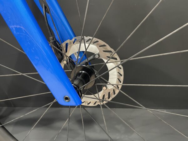 Giant Propel Advanced Pro 0 Di2 & P/M Carbon Disc Road Bike 2024 - Medium - Image 5