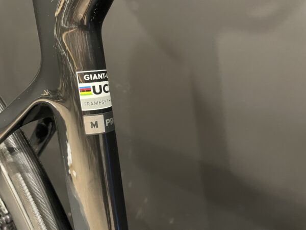 Giant Propel Advanced Pro 0 Di2 & P/M Carbon Disc Road Bike 2024 - Medium - Image 12