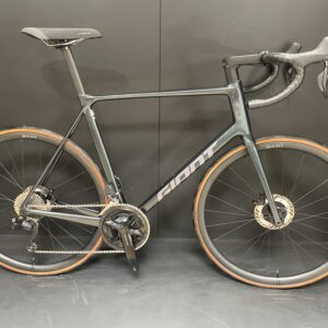 Giant TCR Advanced 1 105 Di2 Carbon Disc Road Bike 2024 - XL - Upgraded