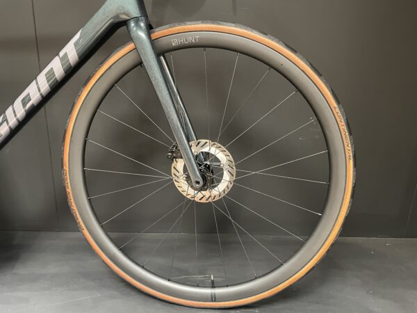 Giant TCR Advanced 1 105 Di2 Carbon Disc Road Bike 2024 - XL - Upgraded - Image 4