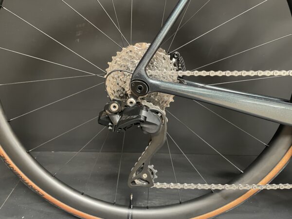 Giant TCR Advanced 1 105 Di2 Carbon Disc Road Bike 2024 - XL - Upgraded - Image 8
