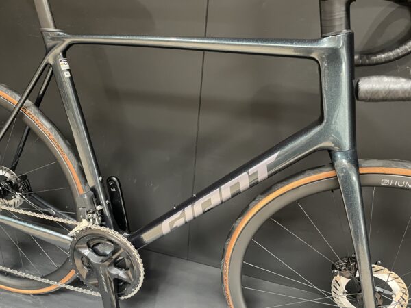 Giant TCR Advanced 1 105 Di2 Carbon Disc Road Bike 2024 - XL - Upgraded - Image 13