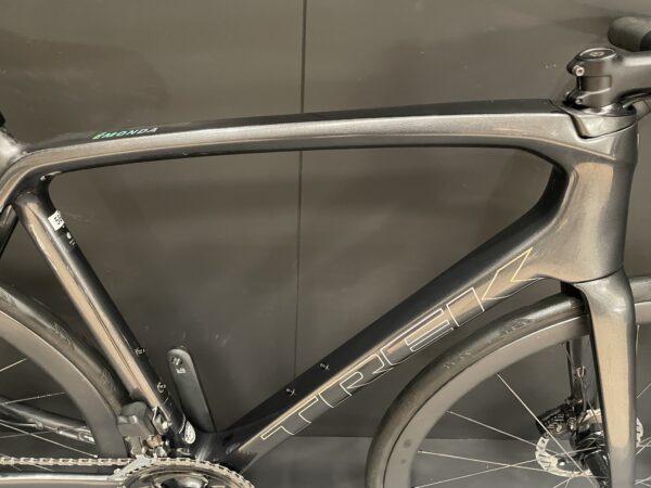 Trek Emonda SL6 Pro 105 Di2 Carbon Disc Road Bike 2023 - 58cm - Upgraded - Image 2