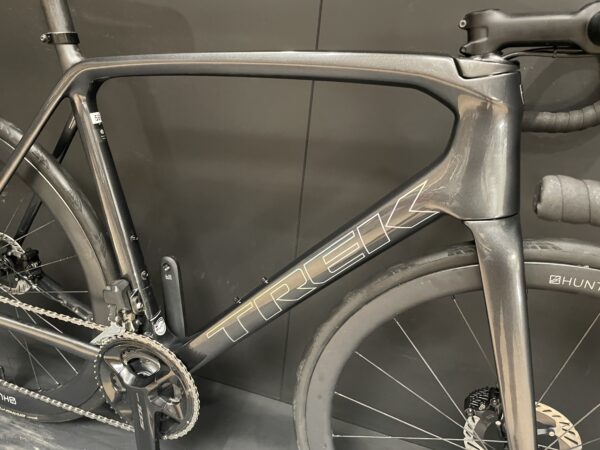 Trek Emonda SL6 Pro 105 Di2 Carbon Disc Road Bike 2023 - 58cm - Upgraded - Image 13