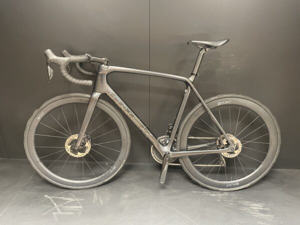 Trek Emonda SL6 Pro 105 Di2 Carbon Disc Road Bike 2023 - 58cm - Upgraded - Image 14