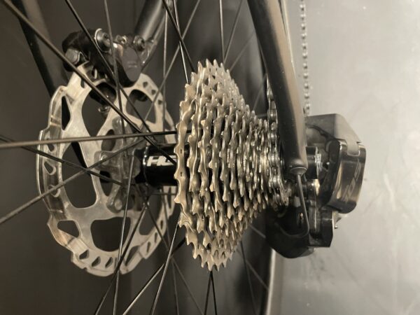 Cannondale Supersix 105 Di2 Carbon Disc Road Bike 2023 - 54cm - Image 10
