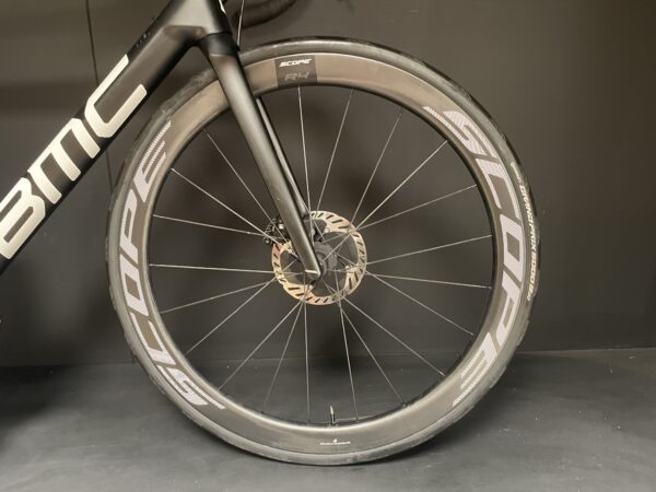 BMC Teammachine SLR Seven Di2 Carbon Disc Road Bike 2023 - 54cm - Upgraded - Image 4