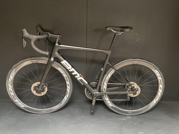 BMC Teammachine SLR Seven Di2 Carbon Disc Road Bike 2023 - 54cm - Upgraded - Image 13