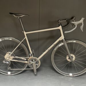 J. Guillem Orient Ultegra Di2 Titanium Disc Road Bike 2022 - 58cm