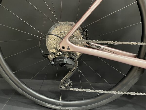 Specialized Roubaix SL8 Sport 105 Carbon Disc Road Bike 2025 - 61cm - Image 7