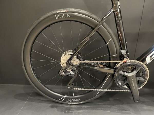 Giant Propel Advanced Pro 0 Di2 Carbon Disc Road Bike 2024 - M/L - Image 9