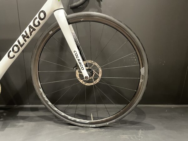 Ex-Display Colnago V3 Rival AXS Carbon Disc Road Bike 2023 - 50s 1yr Warranty - Image 4