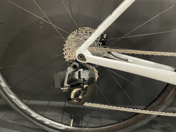 Ex-Display Colnago V3 Rival AXS Carbon Disc Road Bike 2023 - 50s 1yr Warranty - Image 8