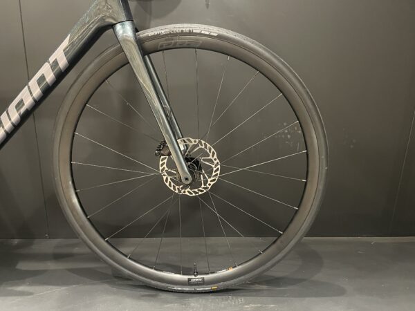 NEW Giant TCR Advanced 1 105 Di2 Carbon Disc Road Bike 2025 - Large - Image 4