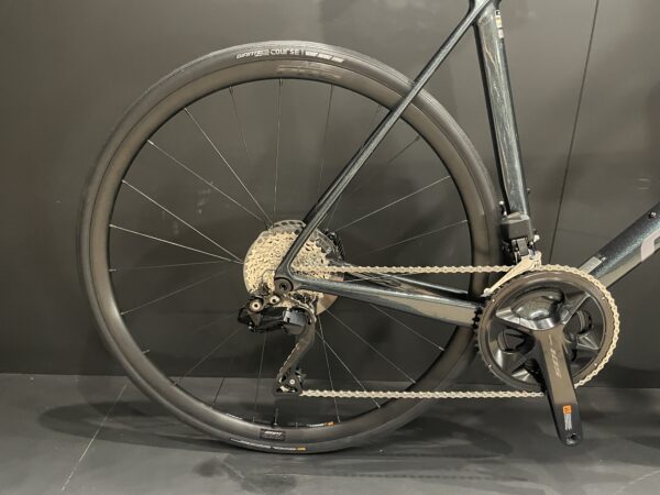 NEW Giant TCR Advanced 1 105 Di2 Carbon Disc Road Bike 2025 - Large - Image 9