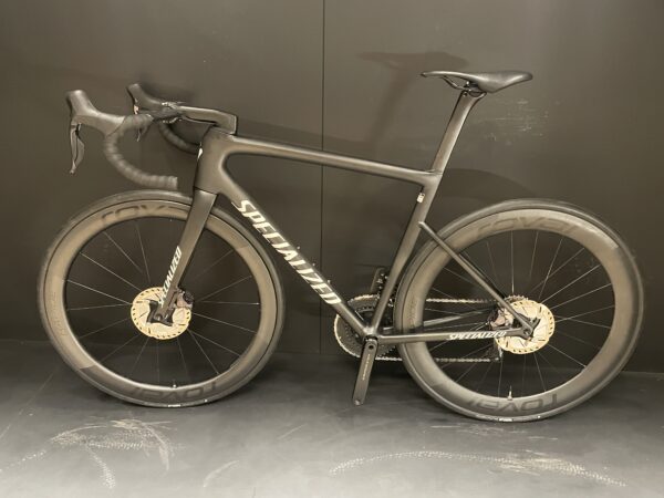 Specialized Tarmac SL8 Pro Di2 Carbon Disc Road Bike 2024 - 56cm - Image 14