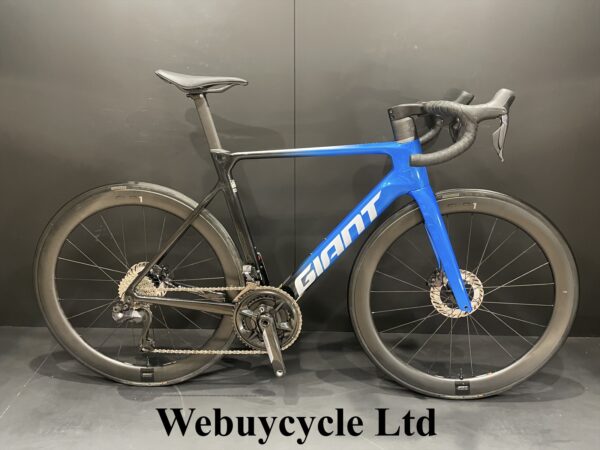 Giant Propel Advanced Pro 0 Di2 & P/M Carbon Disc Road Bike 2024 - Medium