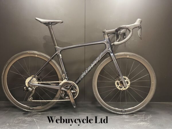 Giant TCR 105 Di2 Carbon Disc Road Bike - Medium - 2023