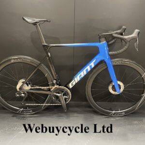 Giant Propel Advanced Pro 0 Di2 Carbon Disc Road Bike 2024 - M/L