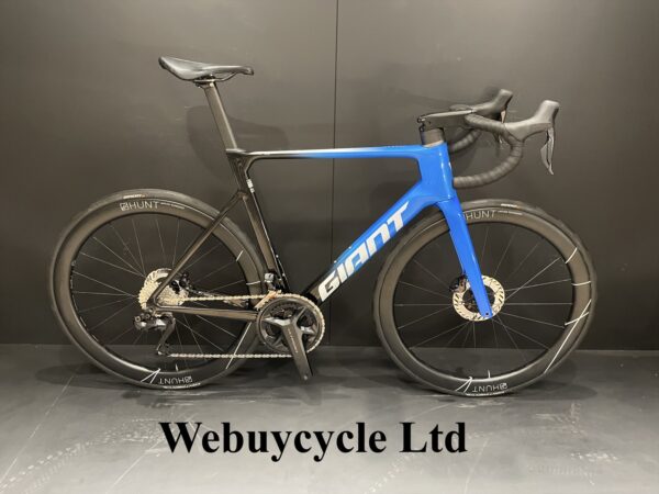 Giant Propel Advanced Pro 0 Di2 Carbon Disc Road Bike 2024 - M/L