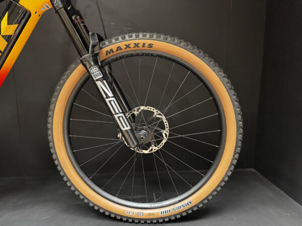 Trek Rail 9.8 Gen 3 Carbon Disc E-MTB 2023 - Large - 1013 Miles - Image 3