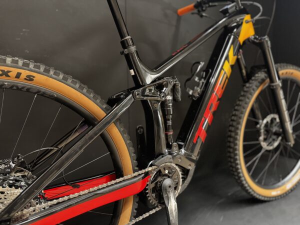 Trek Rail 9.8 Gen 3 Carbon Disc E-MTB 2023 - Large - 1013 Miles - Image 8