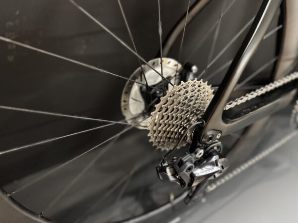 Pinarello Prince Ultegra Di2 Carbon Disc Road Bike - 2022 - 560mm - Image 8