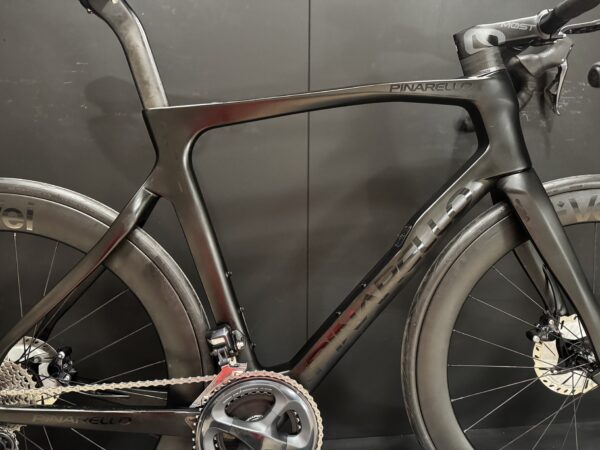 Pinarello Prince Ultegra Di2 Carbon Disc Road Bike - 2022 - 560mm - Image 10