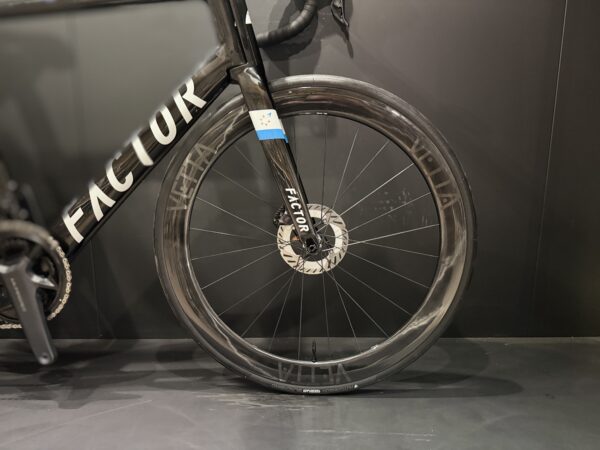 Factor ONE Di2 Carbon Disc Road Bike 2020 - 58cm - Image 3