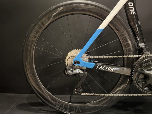 Factor ONE Di2 Carbon Disc Road Bike 2020 - 58cm - Image 6
