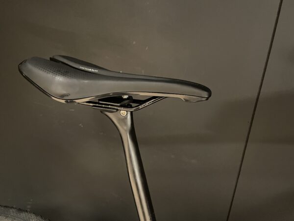 Giant Revolt Advanced Pro 0 Carbon Disc Gravel Bike - 2024 - Large - Image 11