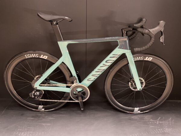 Canyon Aeroad CF SLX 7 AXS Carbon Disc Road Bike 2023 - Medium - Image 8