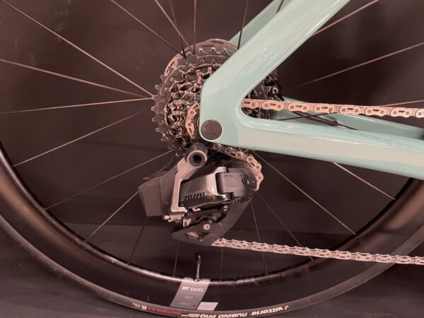 Canyon Aeroad CF SLX 7 AXS Carbon Disc Road Bike 2023 - Medium - Image 9