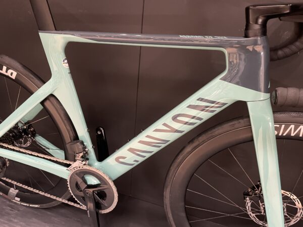 Canyon Aeroad CF SLX 7 AXS Carbon Disc Road Bike 2023 - Medium - Image 13