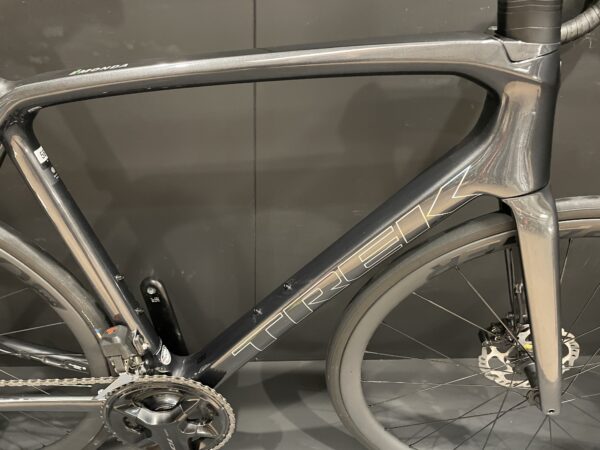 Trek Emonda SL6 Pro 105 Di2 Carbon Disc Road Bike 2023 - 58cm - Image 2